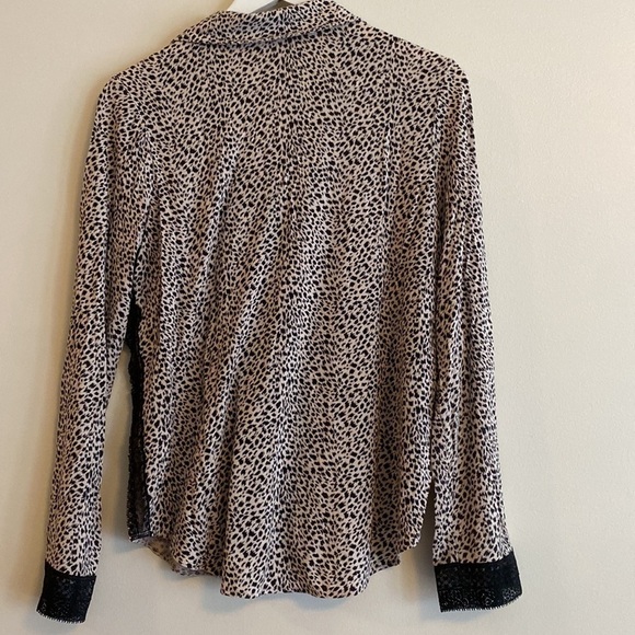 Victoria's Secret Leopard Print & Black Lace Button Up Modal Pajama Top Sz M - Picture 6 of 7
